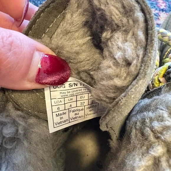 Uggs Green Platform Braided Mini Boots ✨ - Picture 5 of 5